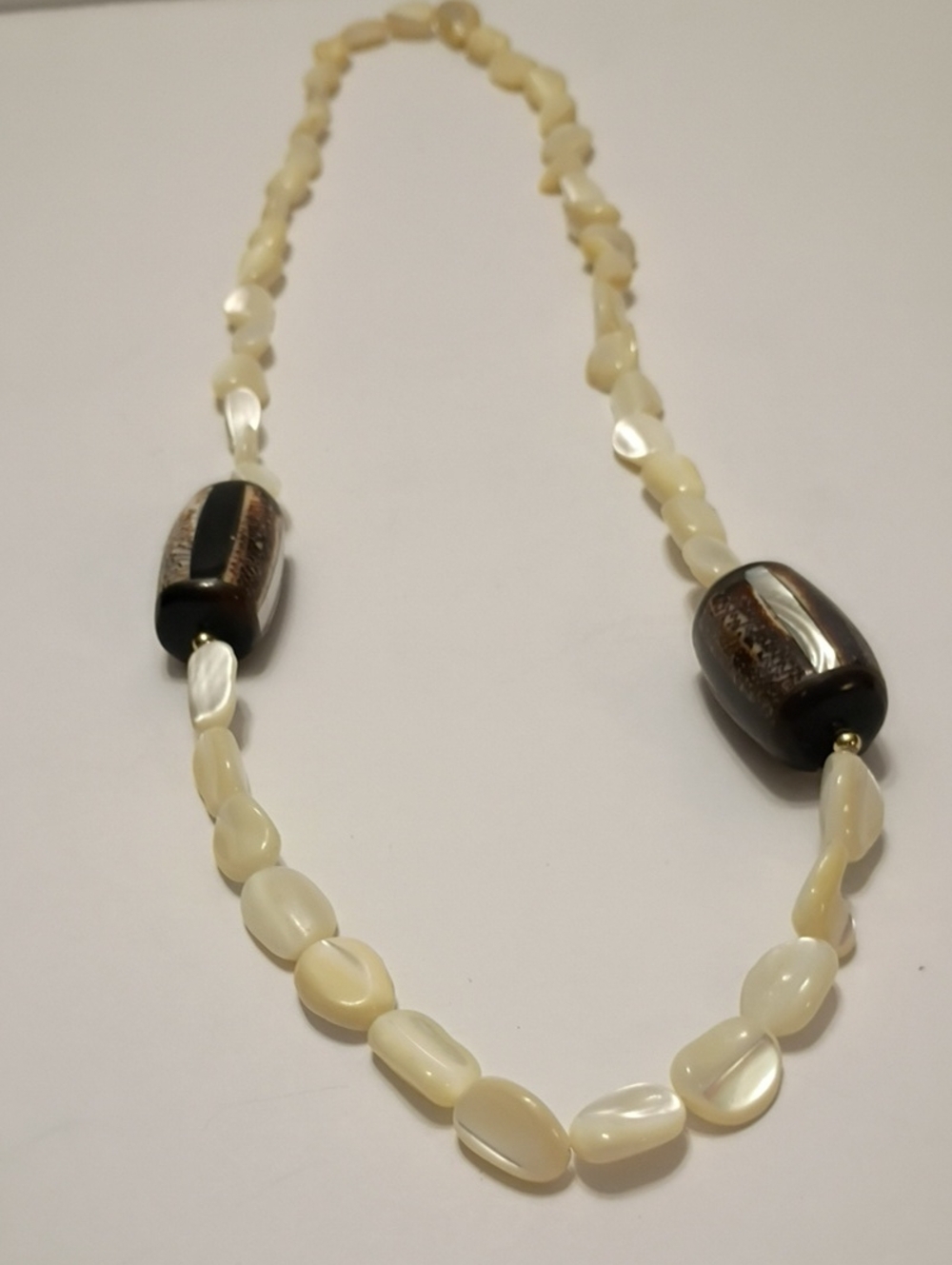 Vintage Mother Of Pearl Shell Inlay Beaded Necklace